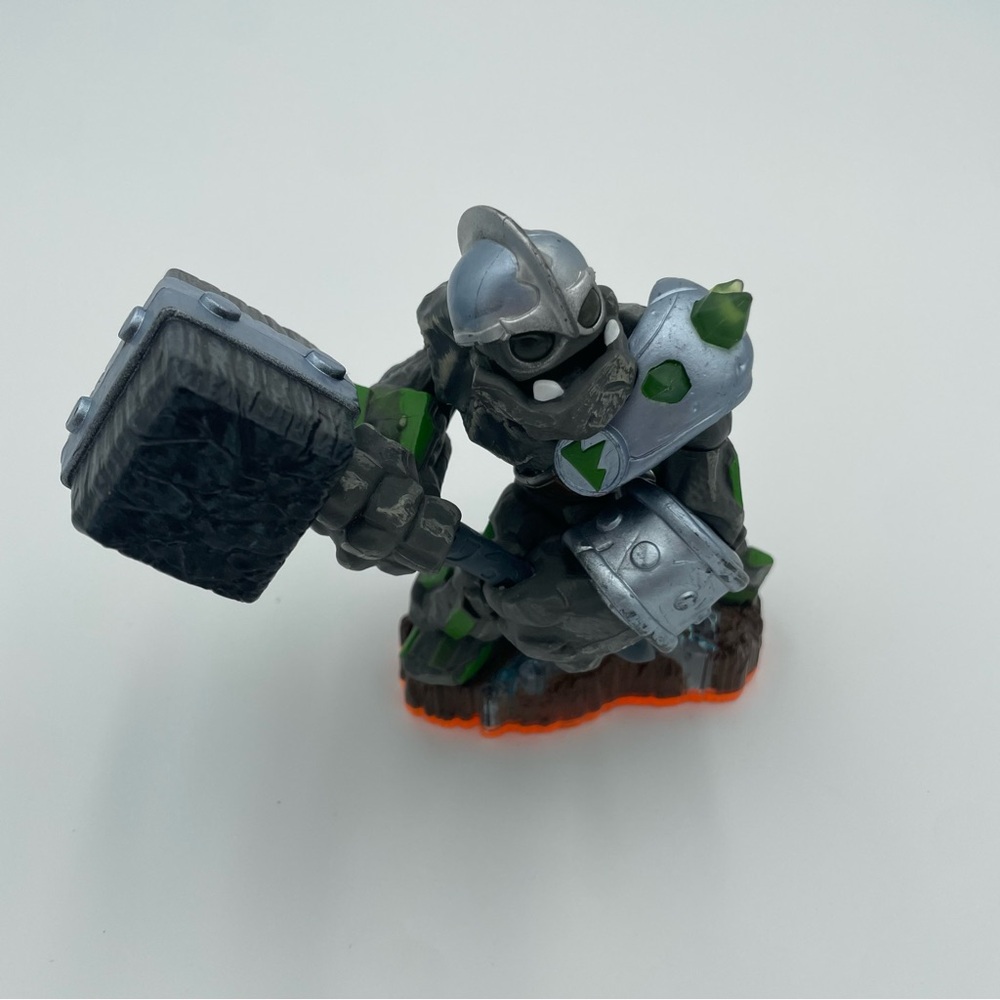 Skylanders Giants - Crusher Figure - Earth Element Giant